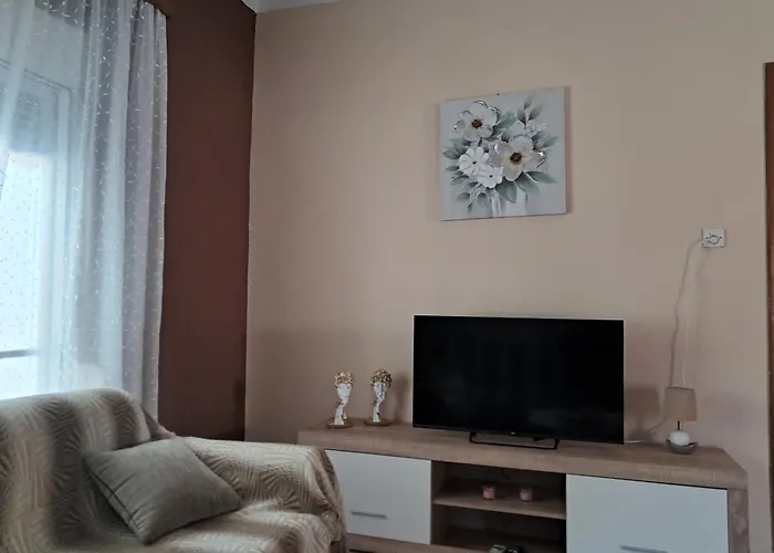 Chris Apartment